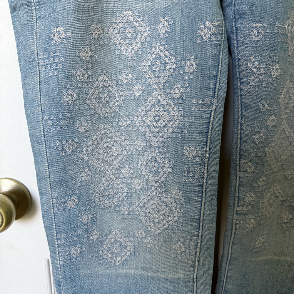 Anthropology Pilcro Women's Embroidered Jeans